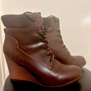 Nautica Brand wedged booties
